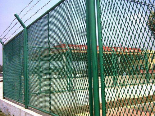 公路護欄網與帶邊框護欄網批量定做指南 選擇與優勢分析